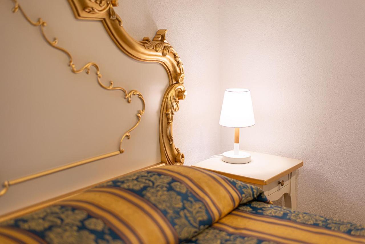 Ca' Leoncino - Venice Canal Front Apartment Eksteriør bilde