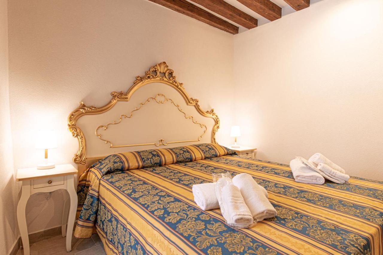 Ca' Leoncino - Venice Canal Front Apartment Eksteriør bilde