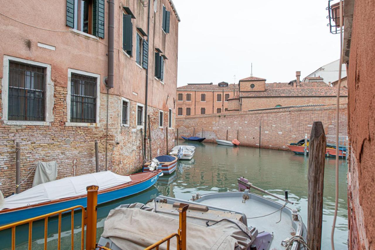 Ca' Leoncino - Venice Canal Front Apartment Eksteriør bilde