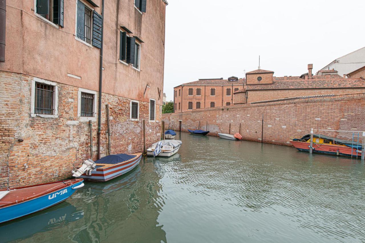 Ca' Leoncino - Venice Canal Front Apartment Eksteriør bilde